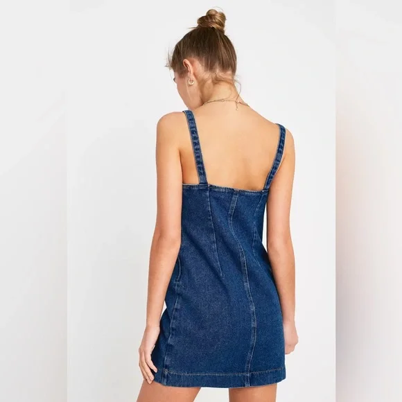 ๐๐ฆ๐ NWOT BLUE DENIM Urban Outfitters UO Keyhole Dress - Picture 4 of 10